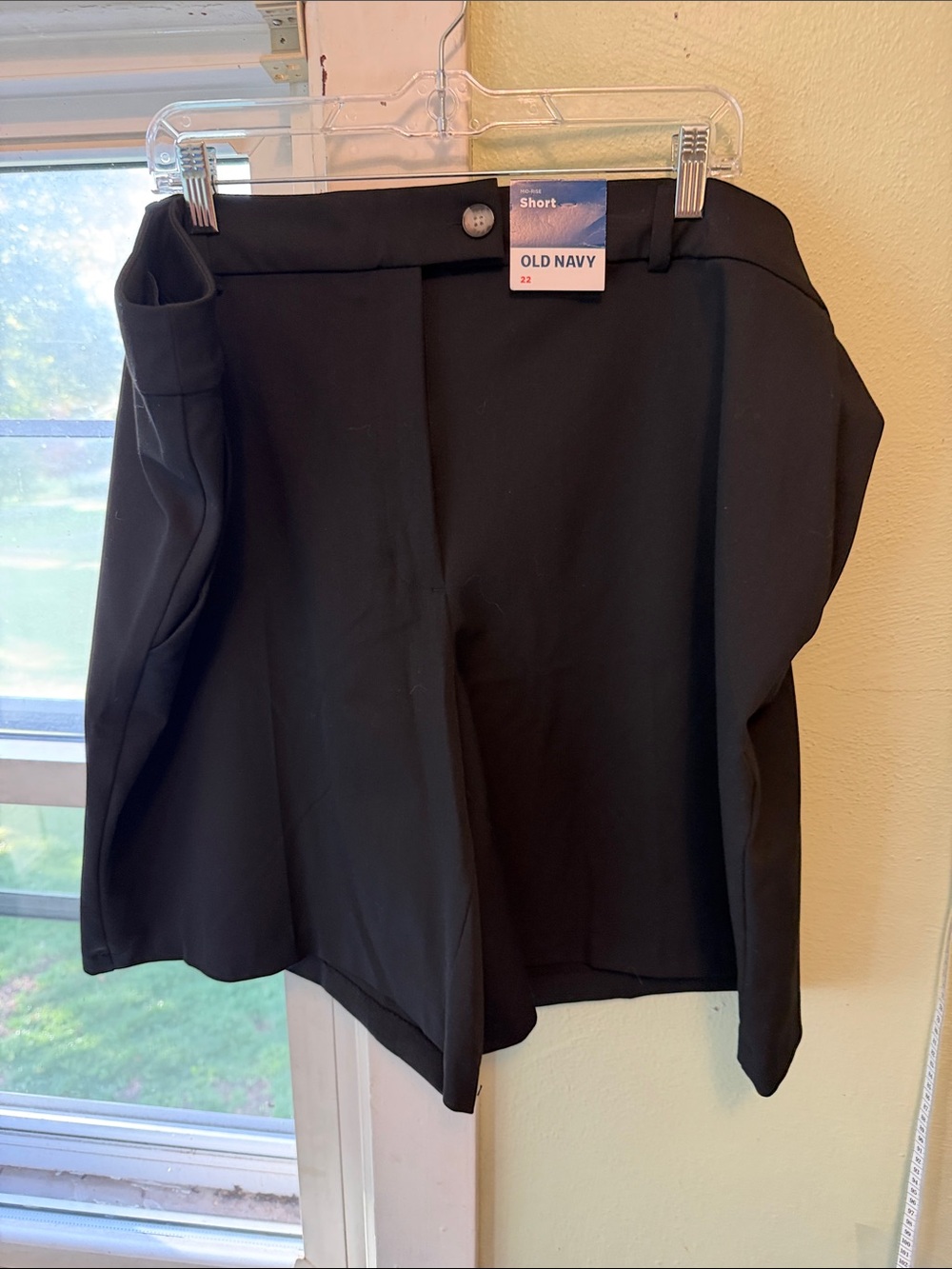 Old Navy Black Women's short